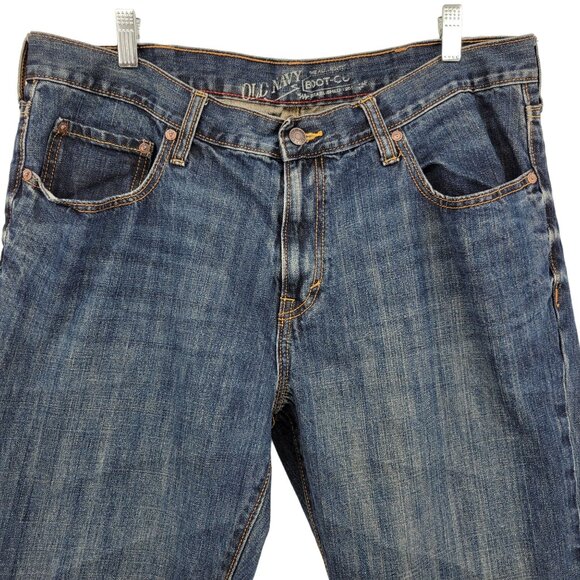 Old Navy Mens Classic Fit Jeans Actual Size 38x33 Medium Wash 100% Cotton - Picture 3 of 8